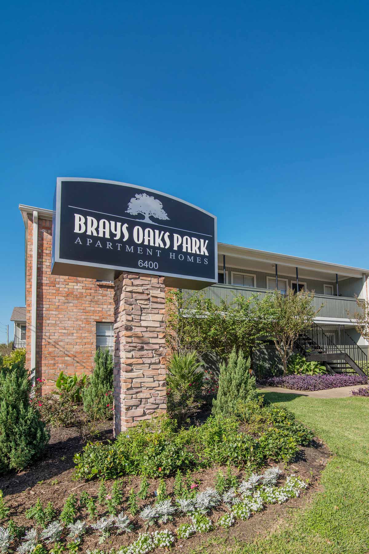 Brays Oaks Park Apartments Rockwell Management Corporation