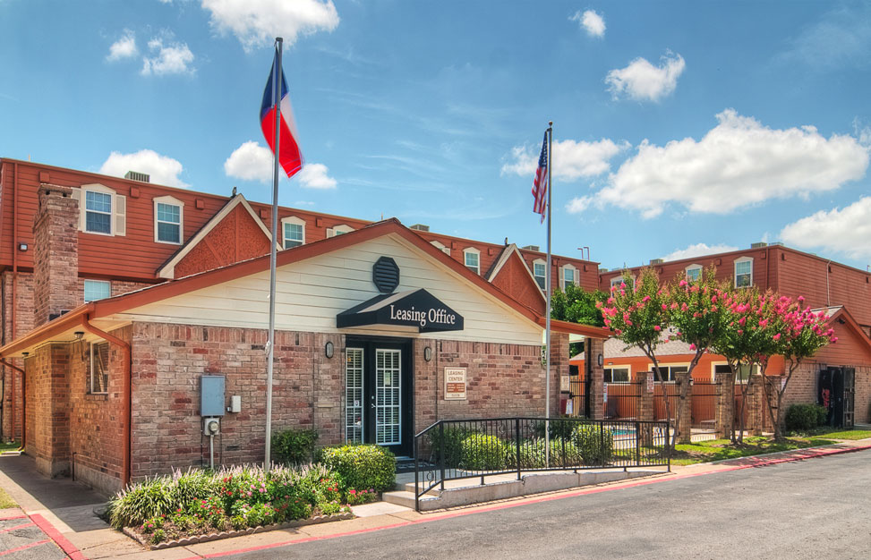 Copper Ridge Apartments Rockwell Management Corporation