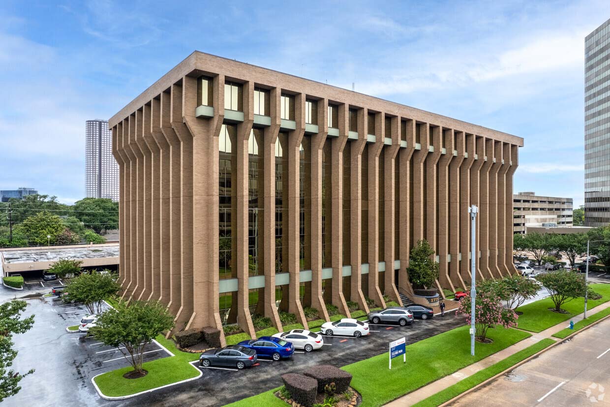 1770 St. James Place - Rockwell Management Corporation